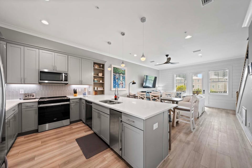 House, Multiple Beds (West Lagoon Cottages- Unit K) | Private kitchen