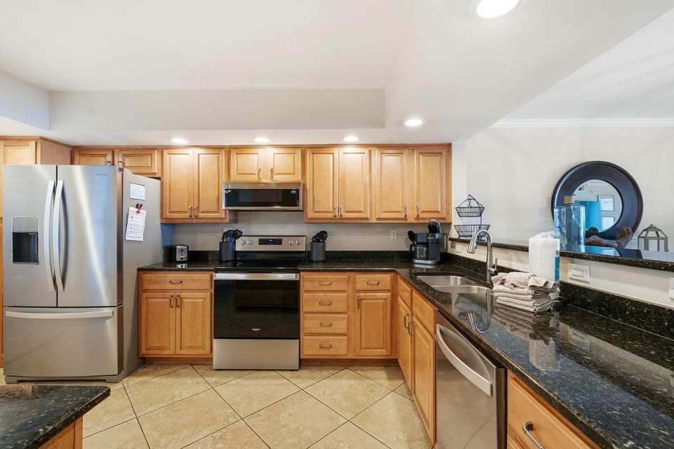 Condo, Multiple Beds (SeaSpray East 625-Gulf Front) | Private kitchen