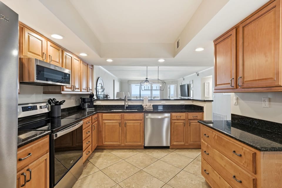 Condo, Multiple Beds (SeaSpray East 625-Gulf Front) | Private kitchen