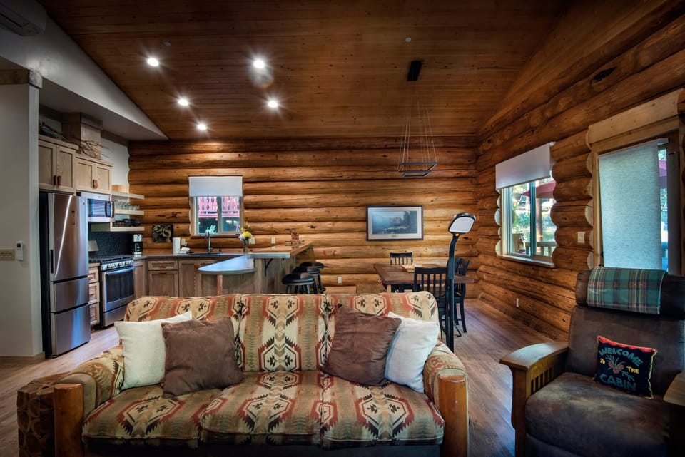 Chalet (2 Bedrooms) | Interior