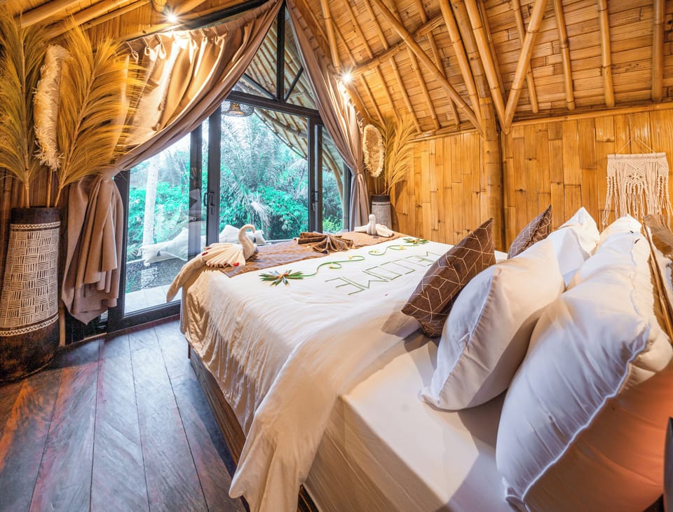 Romantic Duplex, Private Pool, Park View | Premium bedding, minibar, in-room safe, desk