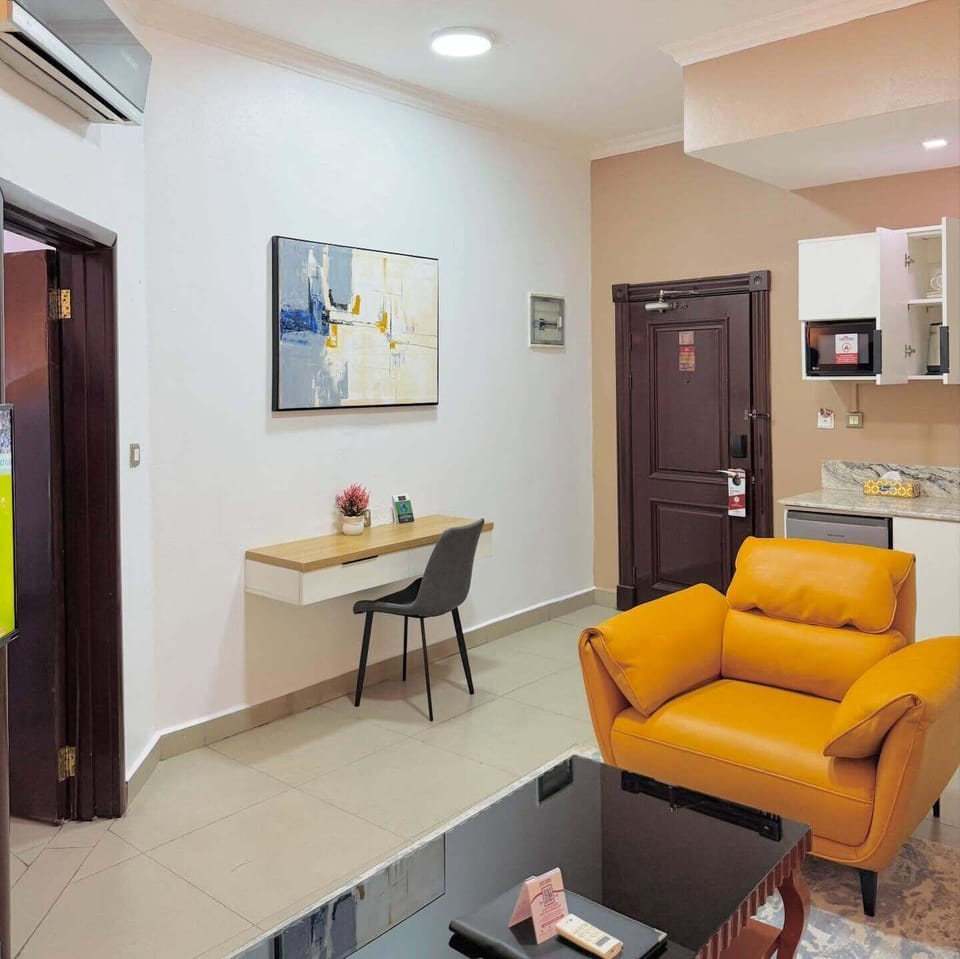 Economy Apartment, Balcony, City View | Living area