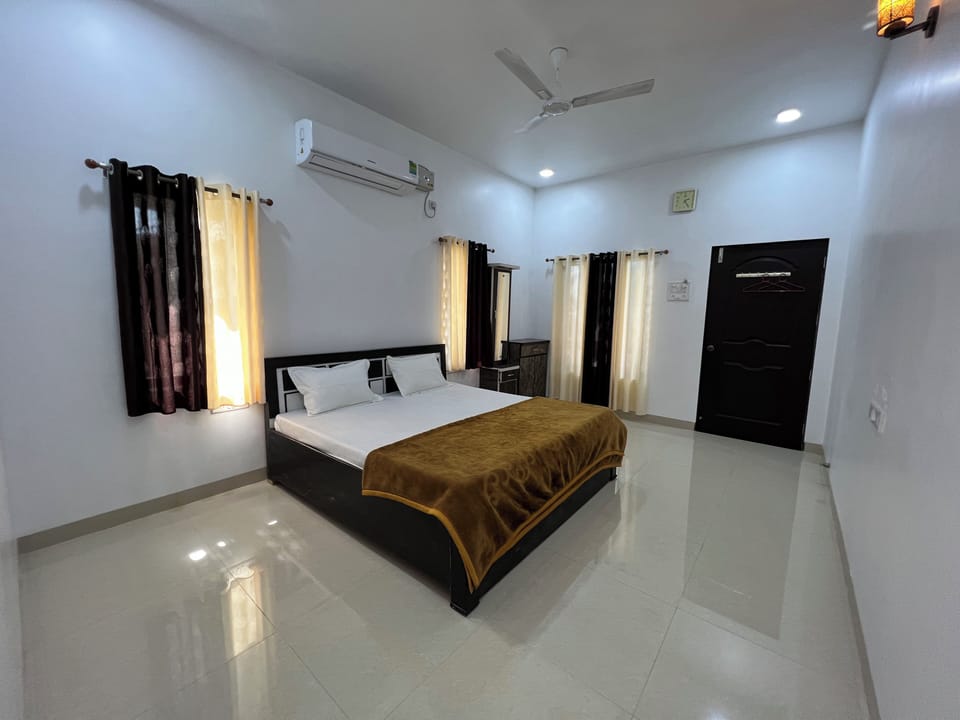 Deluxe Room | Desk, laptop workspace, free WiFi