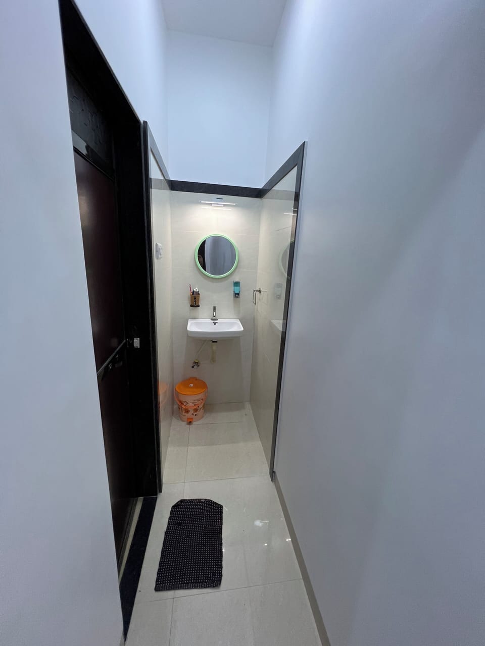 Deluxe Room | Bathroom | Shower, bidet, towels, soap