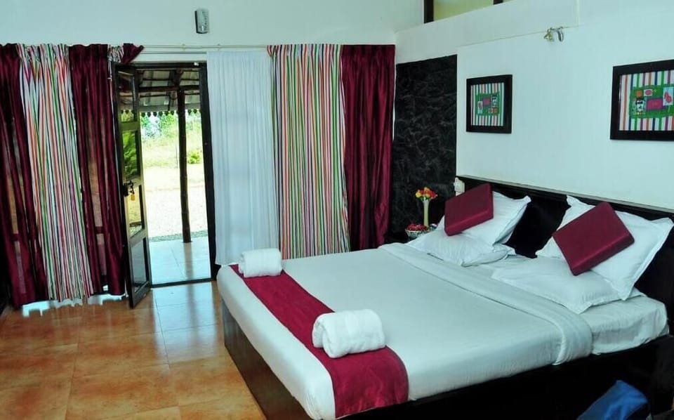 Classic Double Room, Garden View | Free WiFi