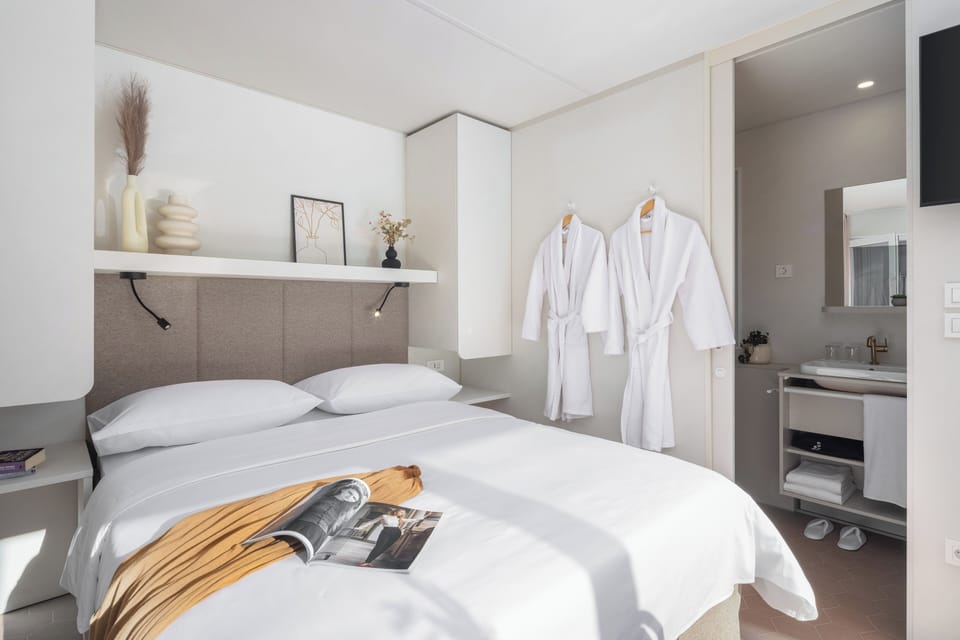 Glamping Escape with private jacuzzi 2+1 | In-room safe, blackout drapes, free WiFi