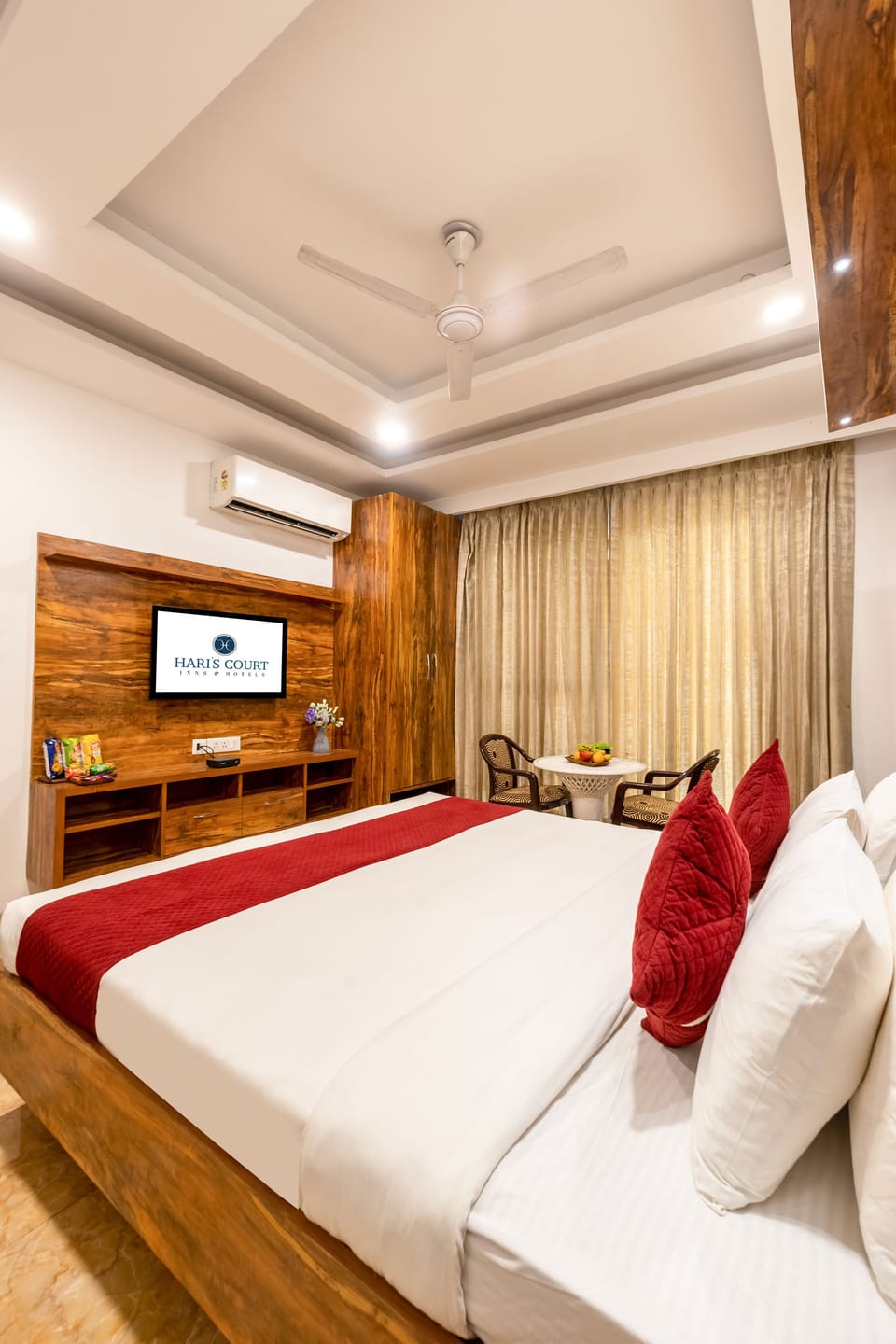 Deluxe Double Room | In-room safe, desk, laptop workspace, soundproofing
