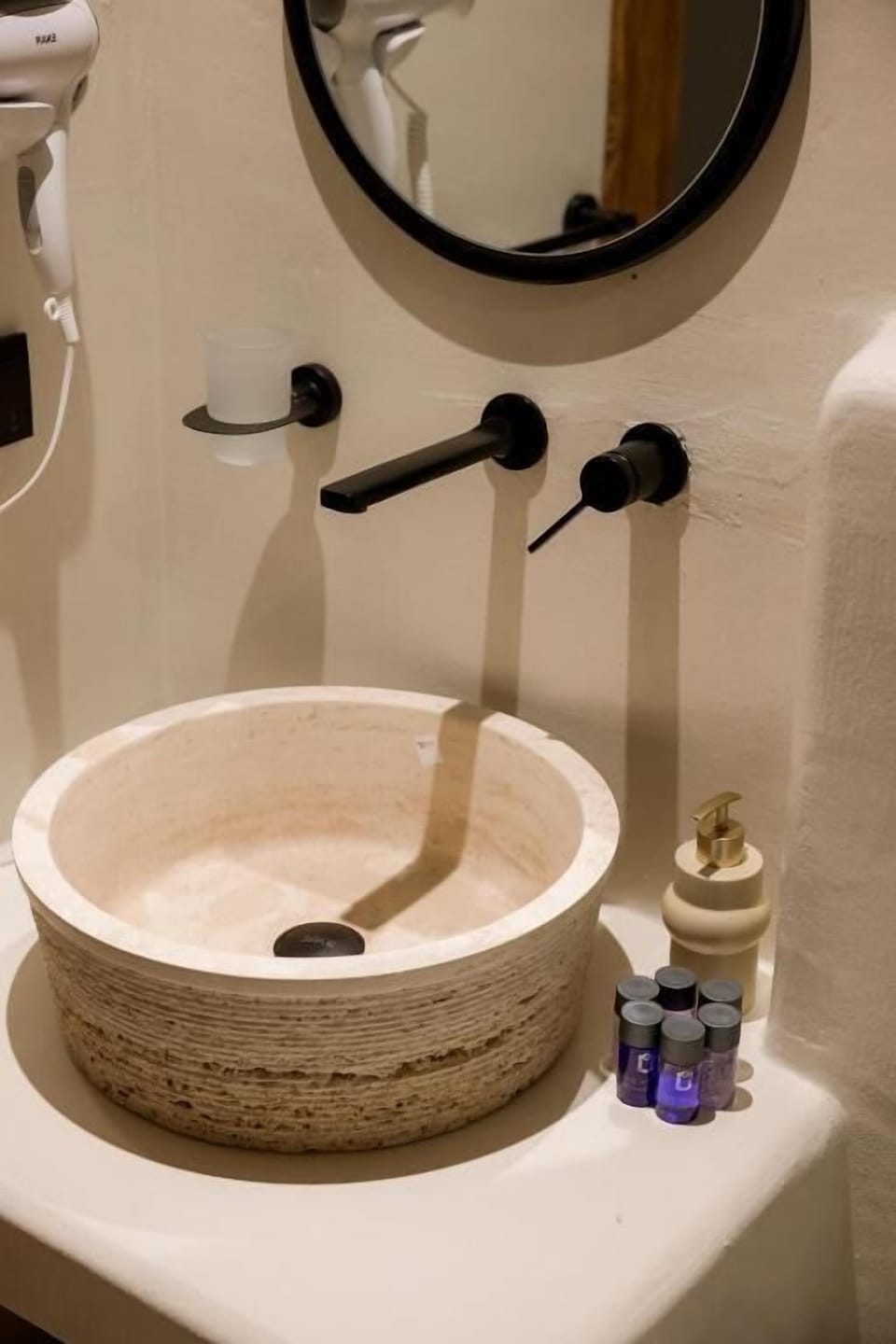 Standard Room | Bathroom | Shower, free toiletries, hair dryer, bathrobes