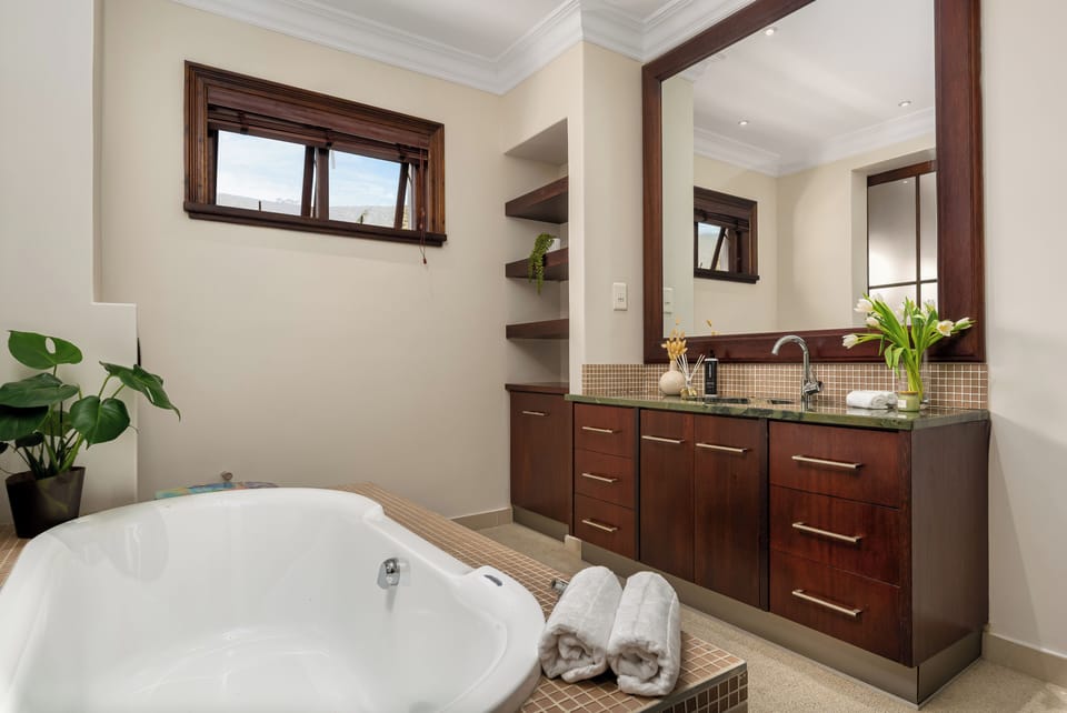 Standard Double or Twin Room | Bathroom | Hair dryer, soap, shampoo, toilet paper