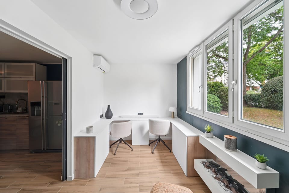 Design Apartment | Living area | Flat-screen TV