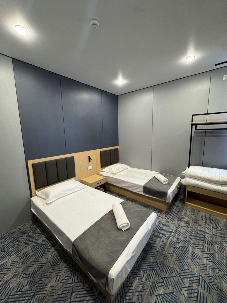 Comfort Twin Room, Lake View | Desk, laptop workspace, soundproofing, free WiFi