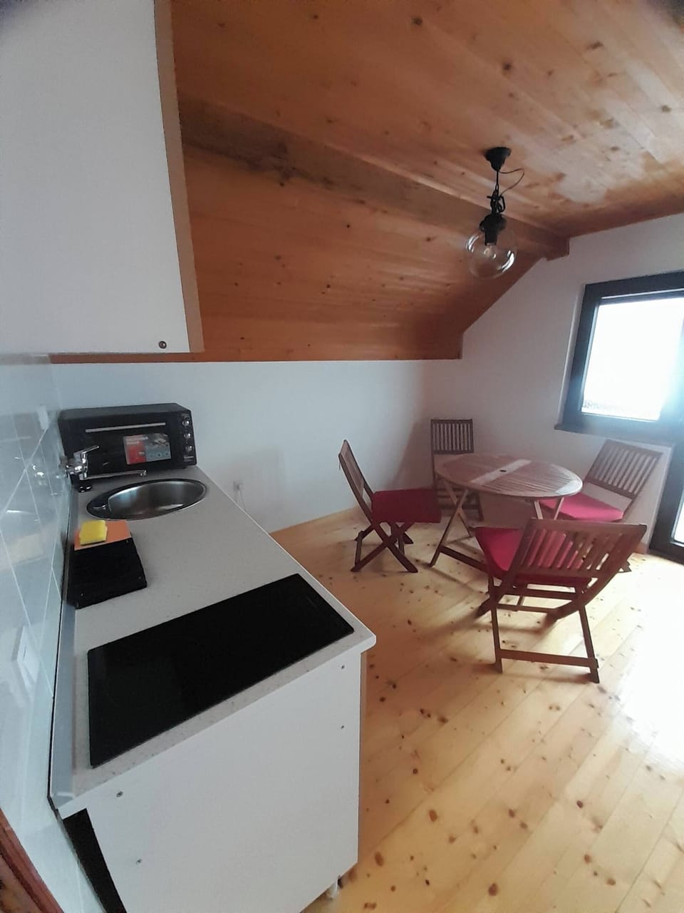House, 2 Bedrooms, Mountain View | Dining