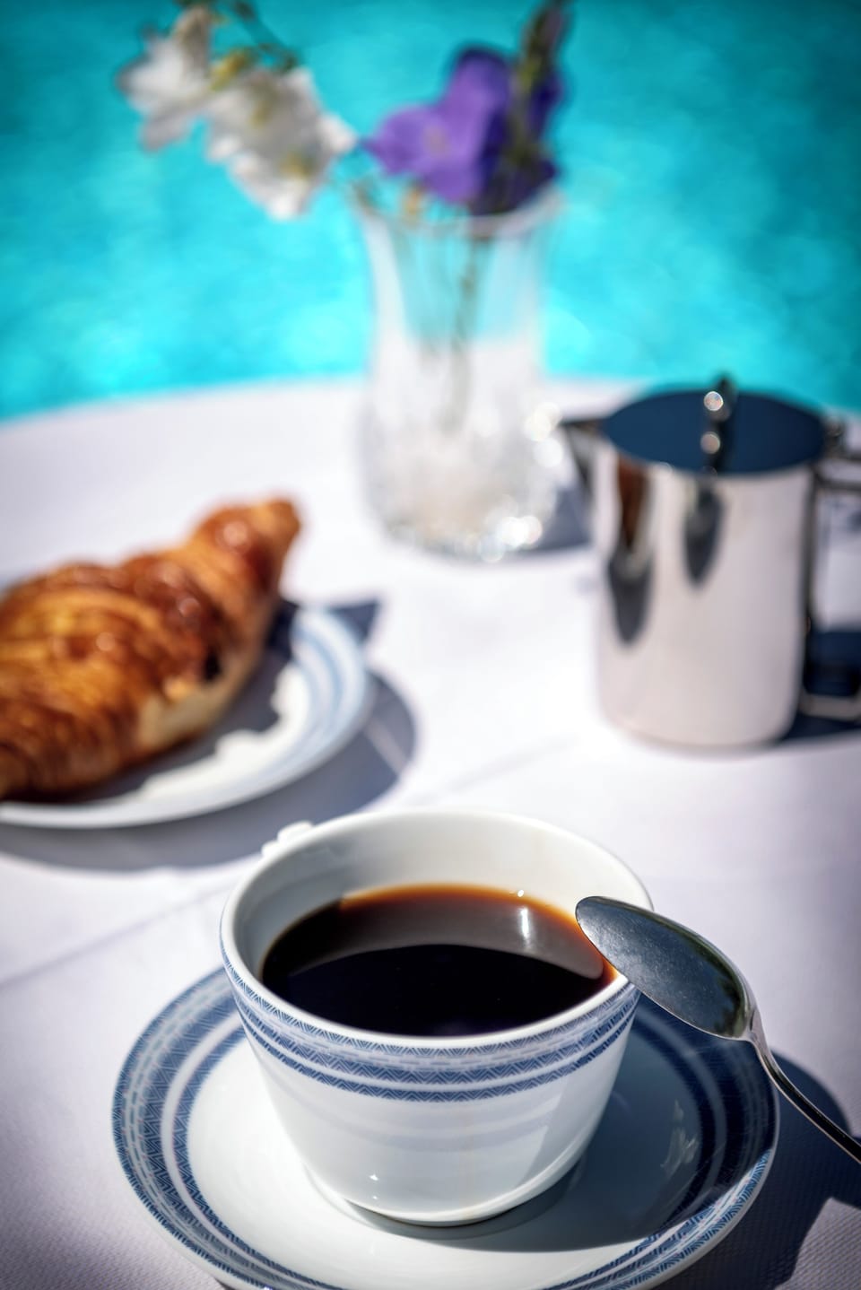 Daily full breakfast (EUR 13 per person)