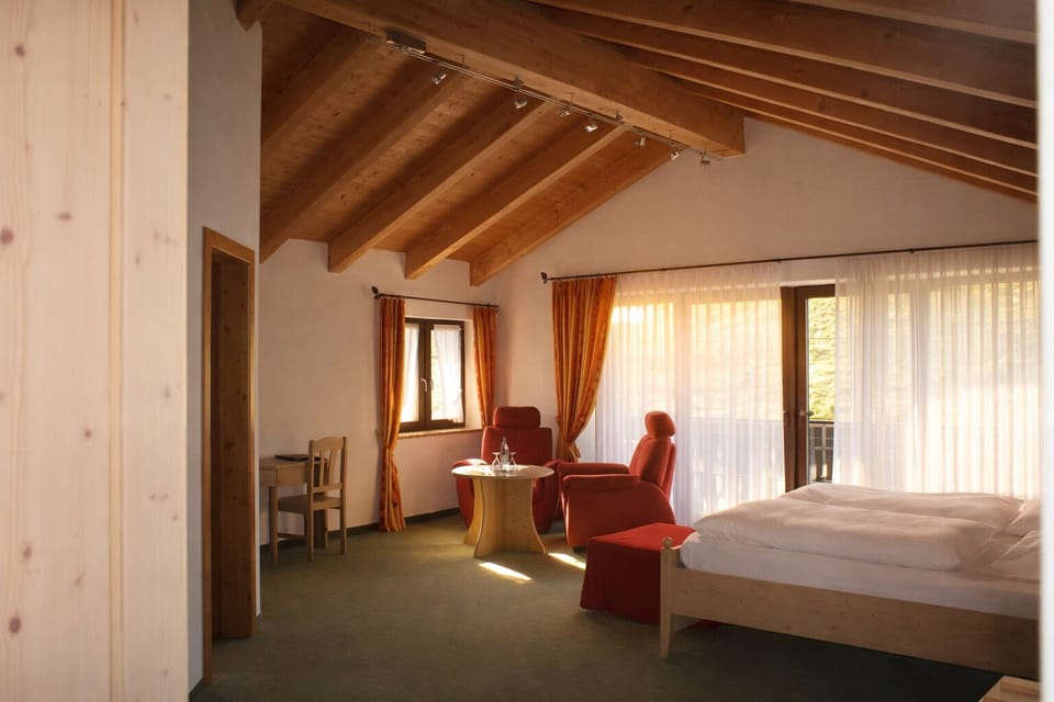 Deluxe Room, Balcony, Mountain View | In-room safe, free WiFi