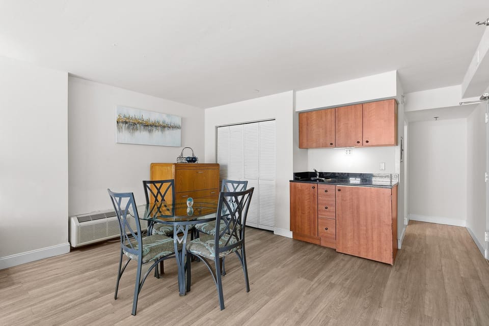 Condo, 1 King Bed with Sofa bed (Oceanside Inn 313) | Dining