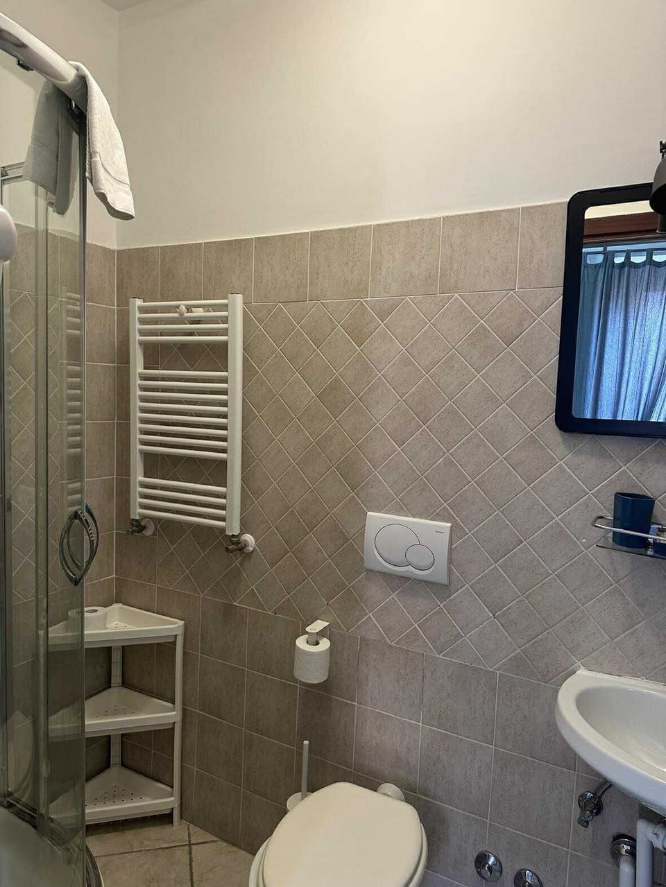 Double or Twin Room, Ensuite, City View | Bathroom | Shower, hair dryer, bidet, towels