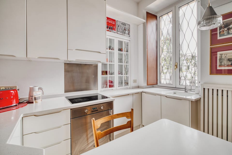Apartment, 1 Queen Bed | Private kitchen | Fridge, microwave, oven, cookware/dishes/utensils