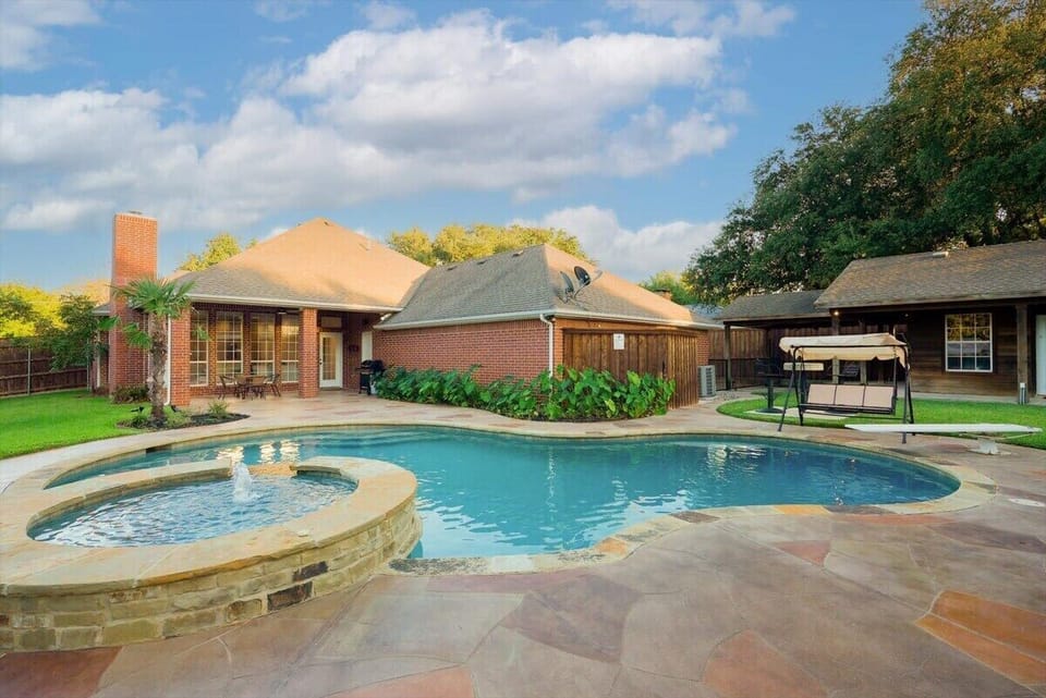 House (5 Bedrooms) | Interior