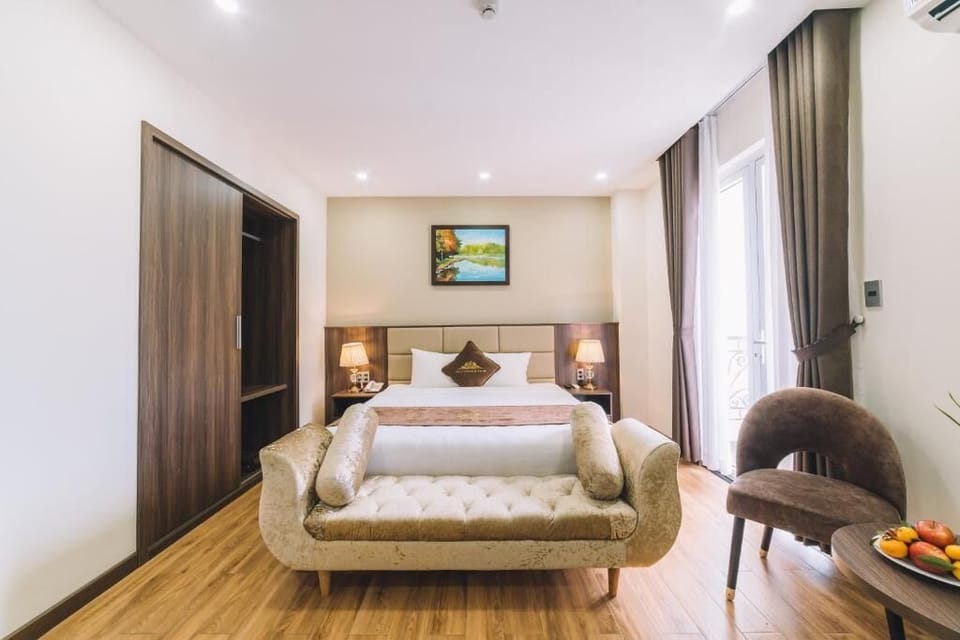 Premier Double Room, Balcony, City View | In-room safe, blackout drapes, free WiFi