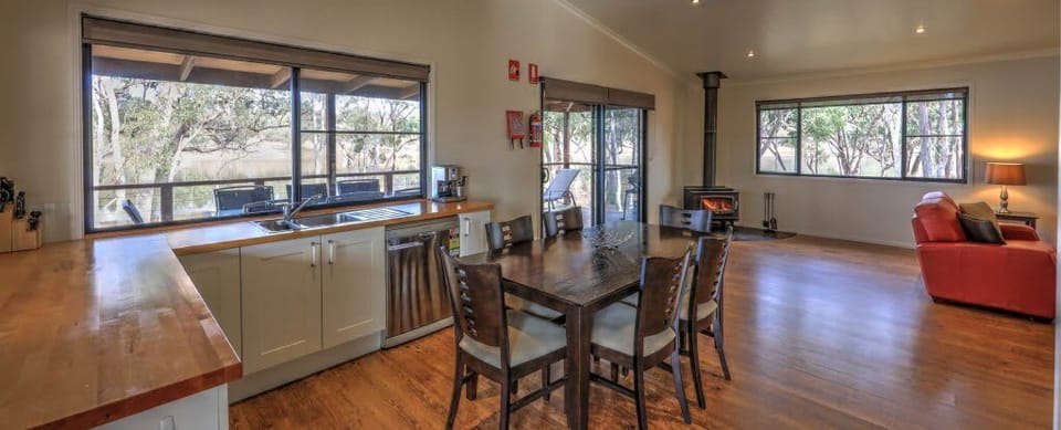 2 Bedroom Waterfront Lodge by Tiny Away | Property amenity
