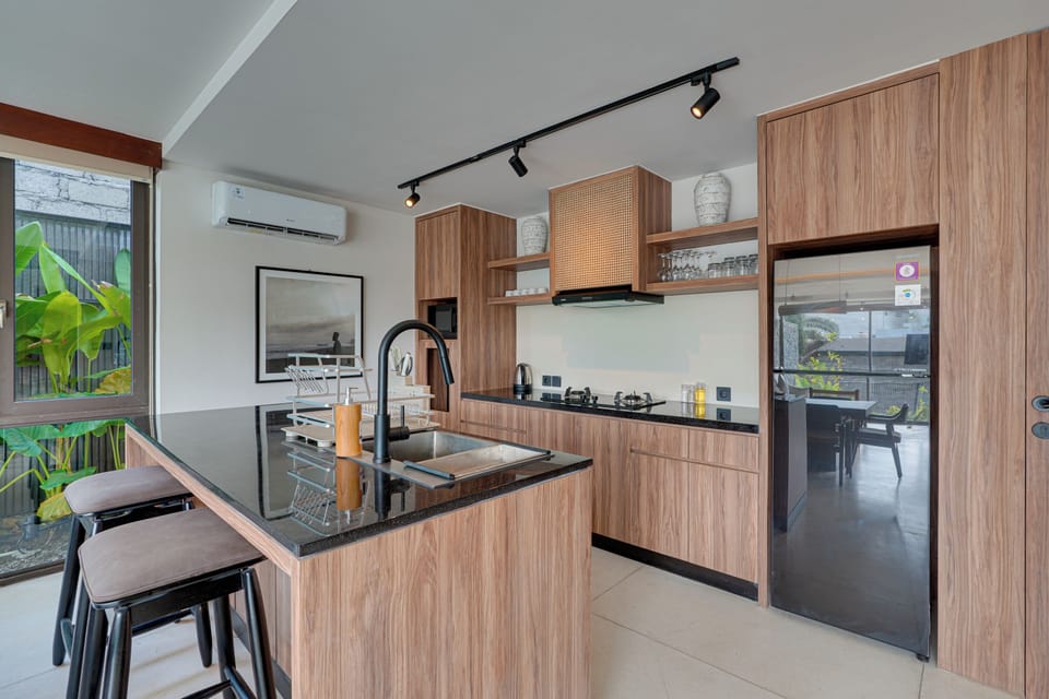 Villa, Balcony, Pool View | Private kitchen | Electric kettle, toaster
