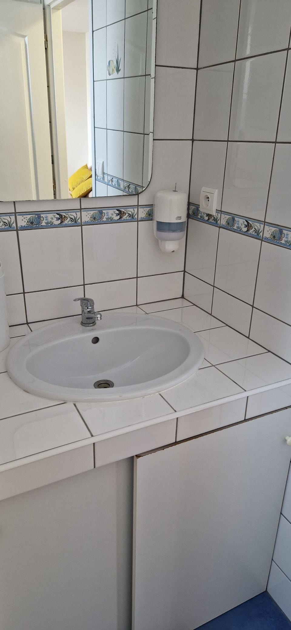Family Triple Room, Non Smoking, City View | Bathroom | Shower, towels, soap, shampoo