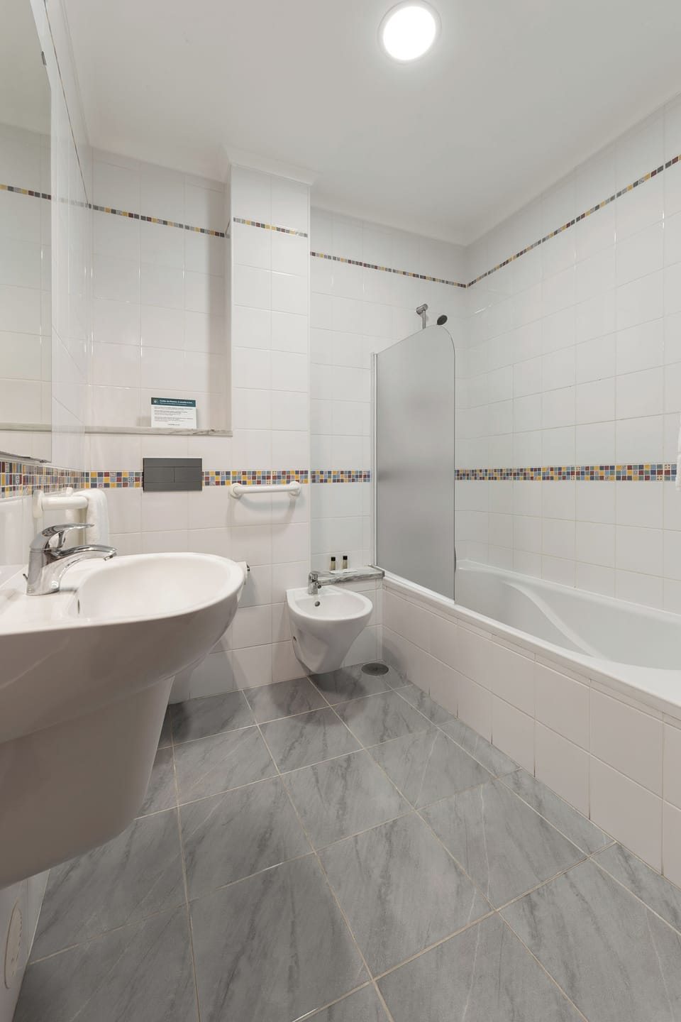 Superior Double or Twin Room, Balcony, Sea View | Bathroom | Hair dryer, towels, soap, shampoo
