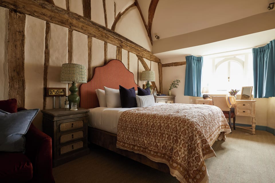 Superior Double Room | Desk, iron/ironing board, free WiFi