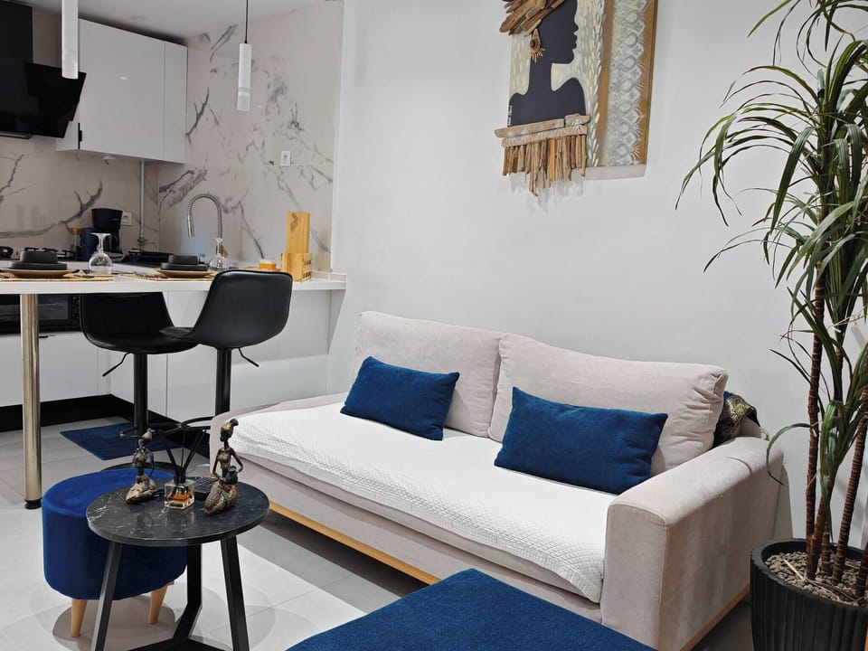 Studio, 1 Bedroom | Living room