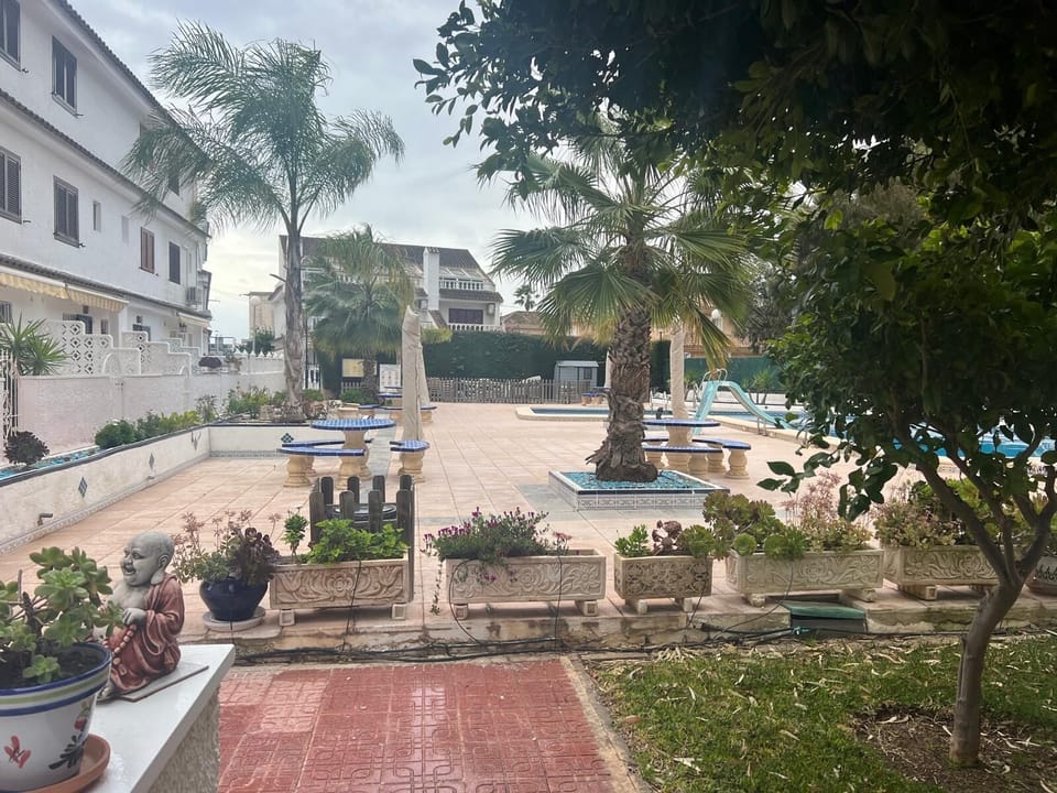 House, 3 Bedrooms, Smoking, Balcony | Garden