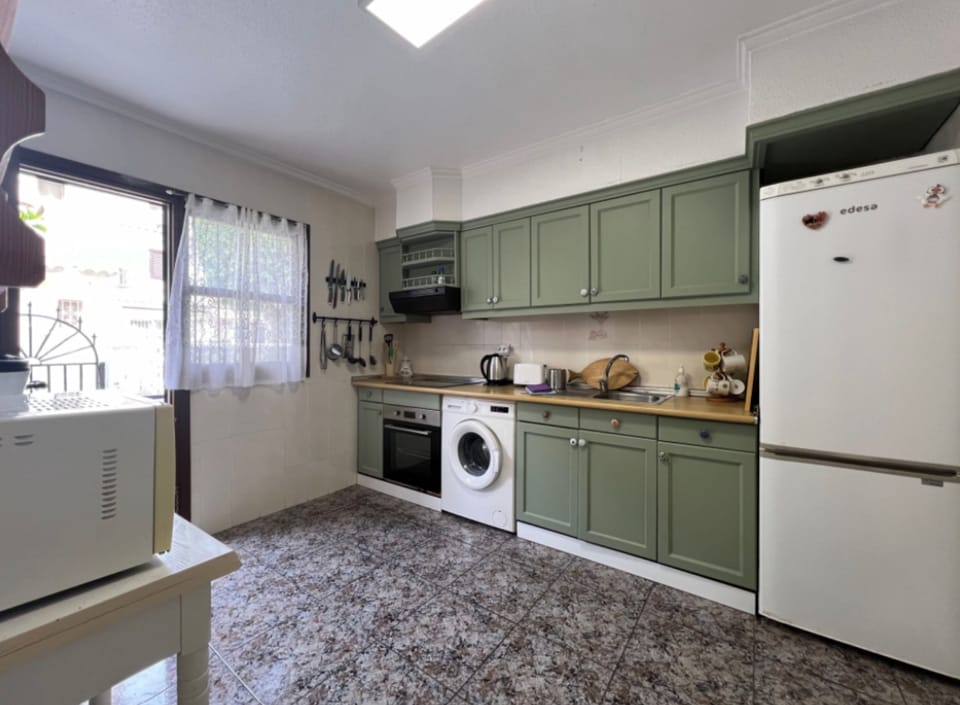 House, 3 Bedrooms, Smoking, Balcony | Interior