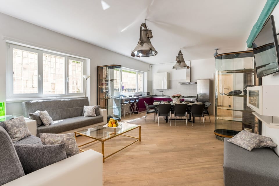 Deluxe Apartment, 4 Bedrooms | Living area