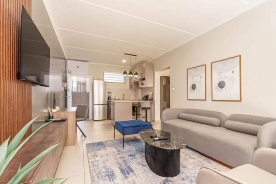 Luxury Apartment, Air conditioning | Living area | Flat-screen TV