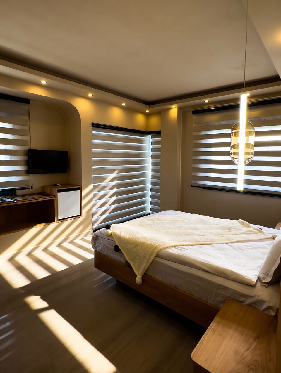 Double Room, 1 Double Bed | Desk, laptop workspace, soundproofing, iron/ironing board