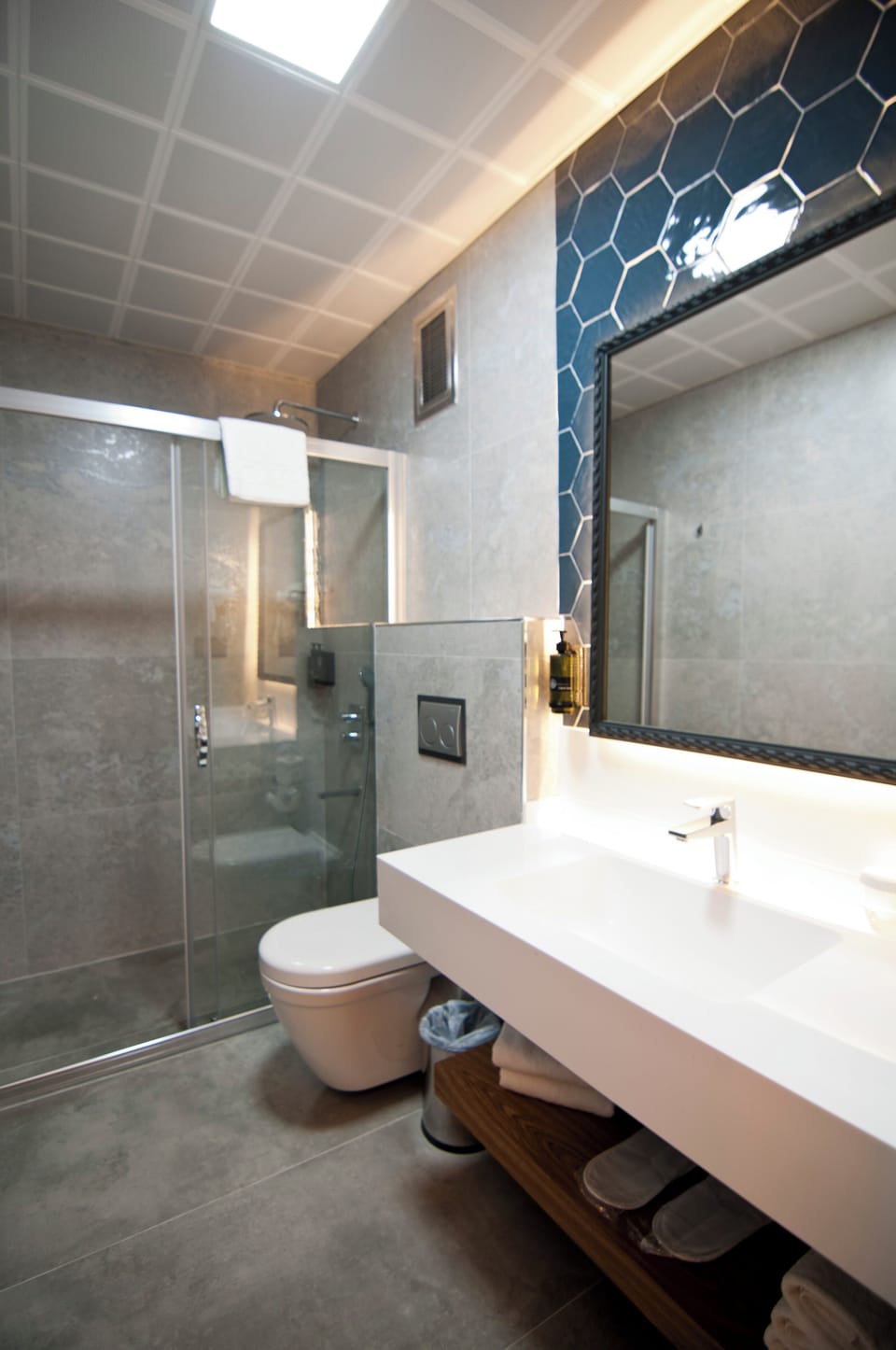 Shower, eco-friendly toiletries, hair dryer, bidet