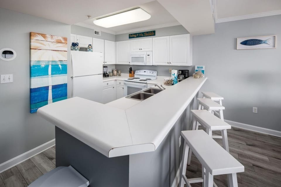 Condo, 1 King Bed with Sofa bed (Pelican Isle 202) | Private kitchen