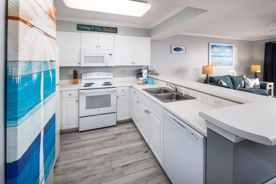 Condo, 1 King Bed with Sofa bed (Pelican Isle 202) | Private kitchen
