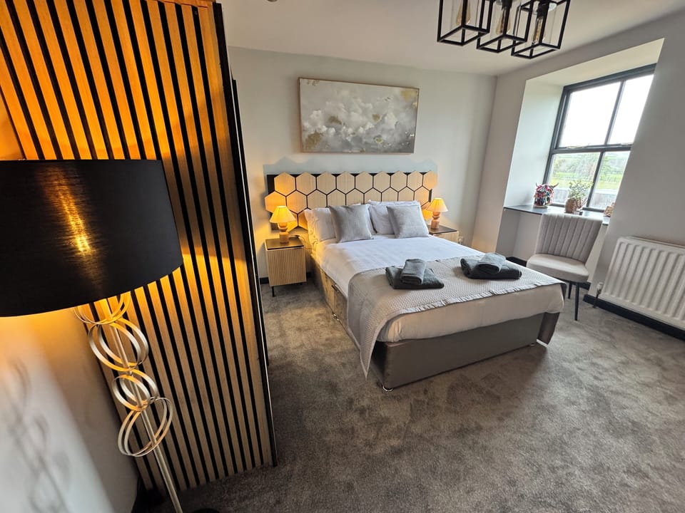 Comfort Double Room, Hill View | Laptop workspace, free WiFi