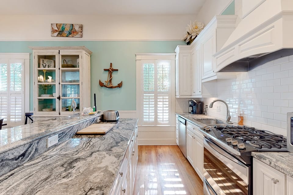 Cottage, Multiple Beds, Pool Access, City View (True Knot Cottage) | Private kitchen