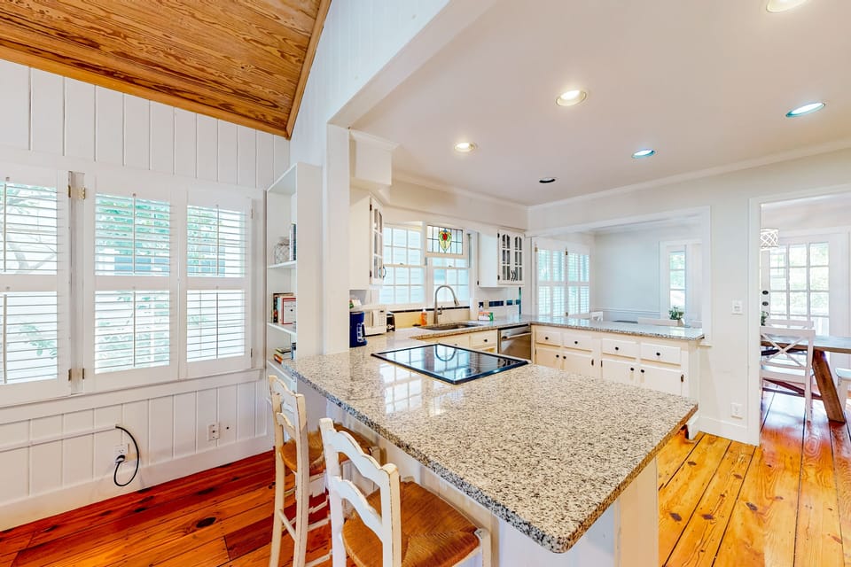 House, Multiple Beds, Pool Access, Garden View (Three Kings) | Private kitchen