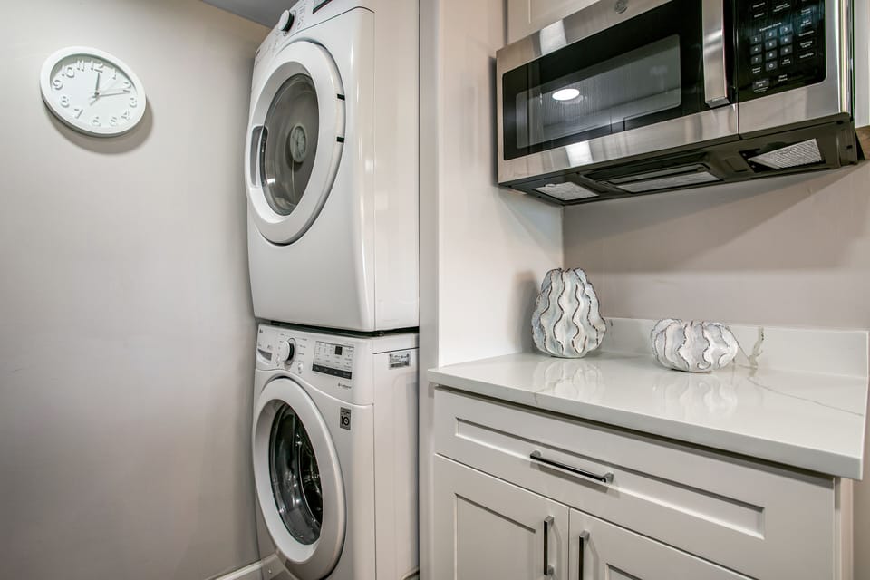 Condo, 1 King Bed with Sofa bed, Pool Access, Ocean View (B120 Amelia Surf and Racquet) | Laundry
