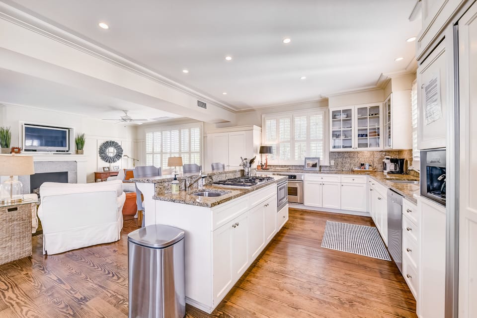 House, Multiple Beds, Pool Access, Beach View (Camellia Villa) | Private kitchen