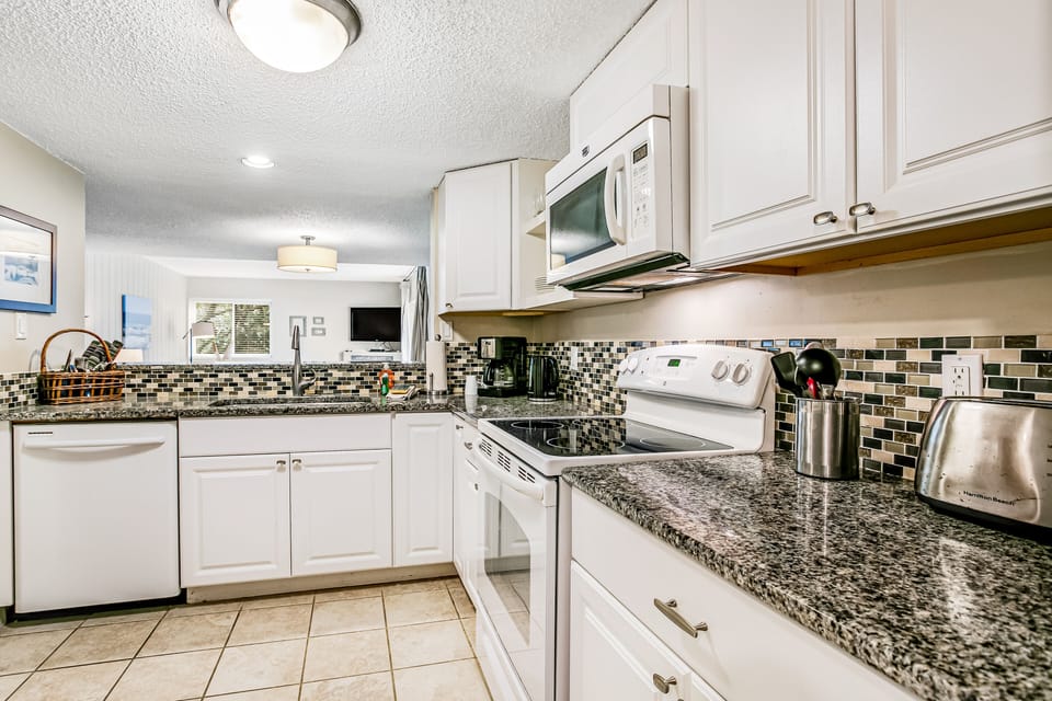 Condo, Multiple Beds, Patio, Pool View (2071 Beach Wood) | Private kitchen
