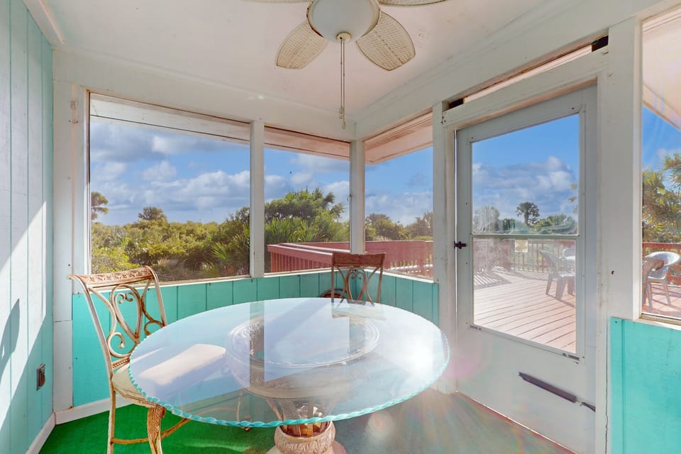House, Multiple Beds, Patio, Garden View (Ocean Paradise) | 3 bedrooms, individually decorated, individually furnished, bed sheets