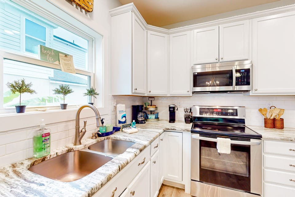 House, Multiple Beds, Patio, Garden View (The Sandbox) | Private kitchen