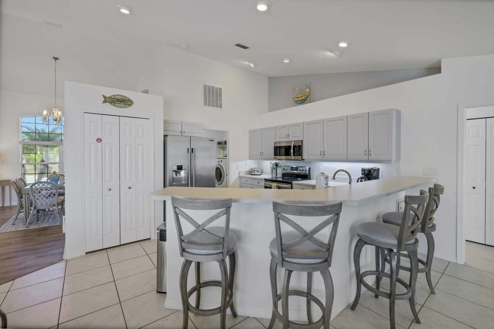 House, Multiple Beds, Pool Access, Pool View (The Lillie Pad) | Private kitchen
