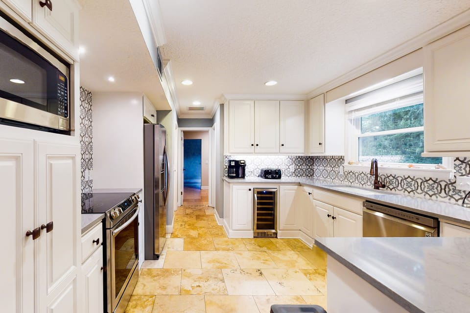 House, Multiple Beds, Patio, Garden View (Shore Thing) | Private kitchen