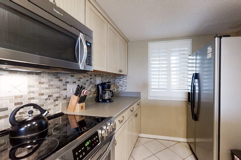 Condo, Multiple Beds, Patio, Pool View (1812 Turtle Dunes) | Private kitchen