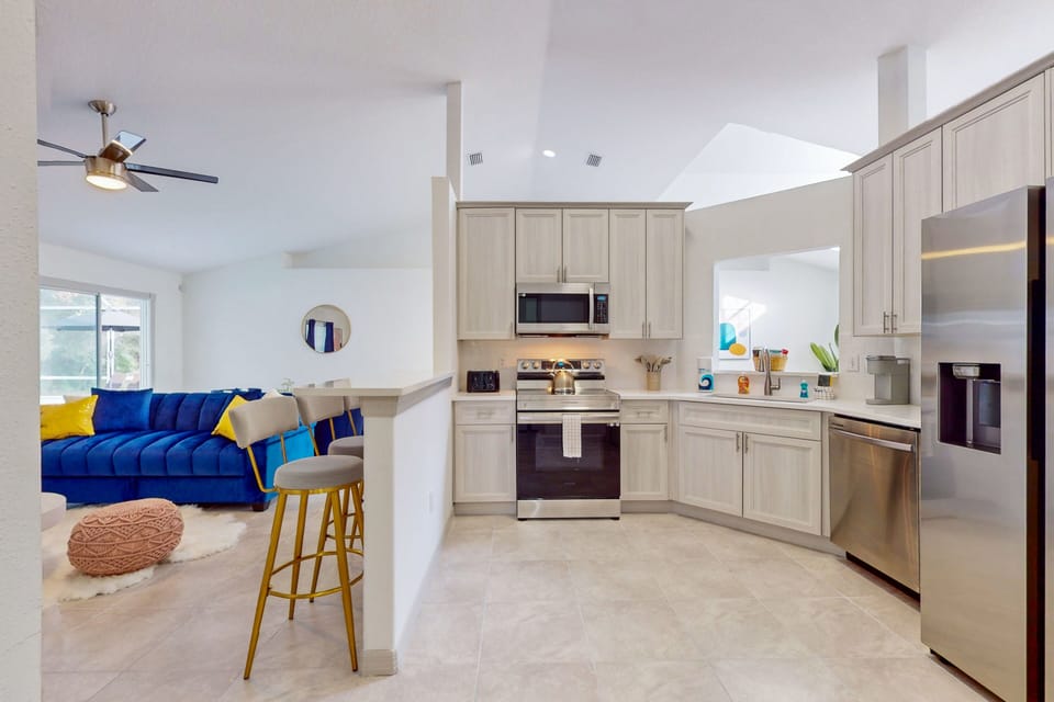 House, Multiple Beds, Pool Access, Pool View (Coastal Casa) | Private kitchen