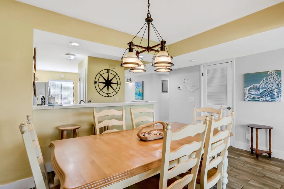 Condo, Multiple Beds, Pool Access, Pool View (Colony Reef Club II 18A) | 2 bedrooms, individually decorated, individually furnished